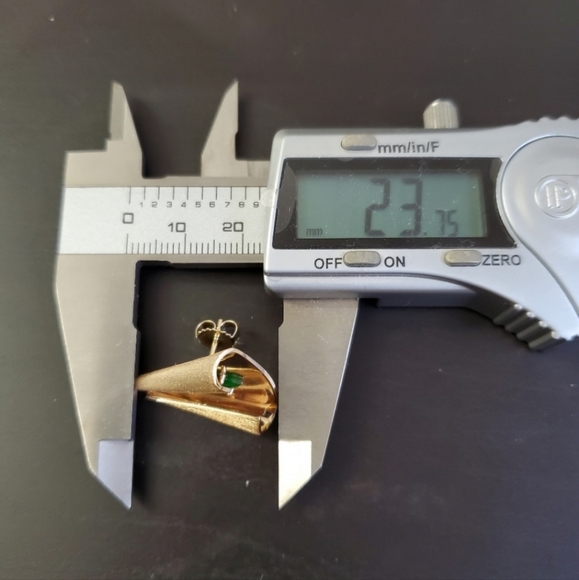 Heavy Antique 14K Solid Gold Jade Earrings - Picture 5 of 9